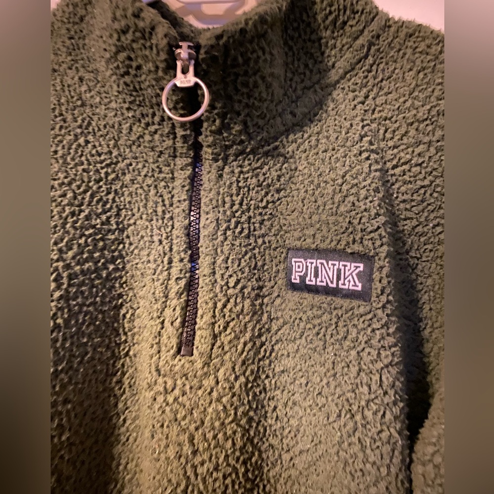Softer than your Exs hugs and always there when you need it Large Sherpa pockets - Picture 10 of 14